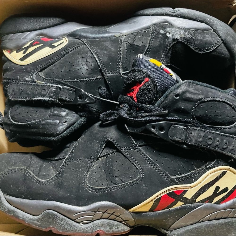 Jordan Retro 8 ‘PLAYOFFS’ Sneakers size 7Y Grade school (USED)